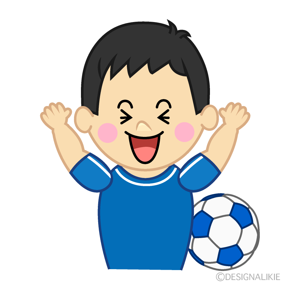 喜ぶサッカー少年