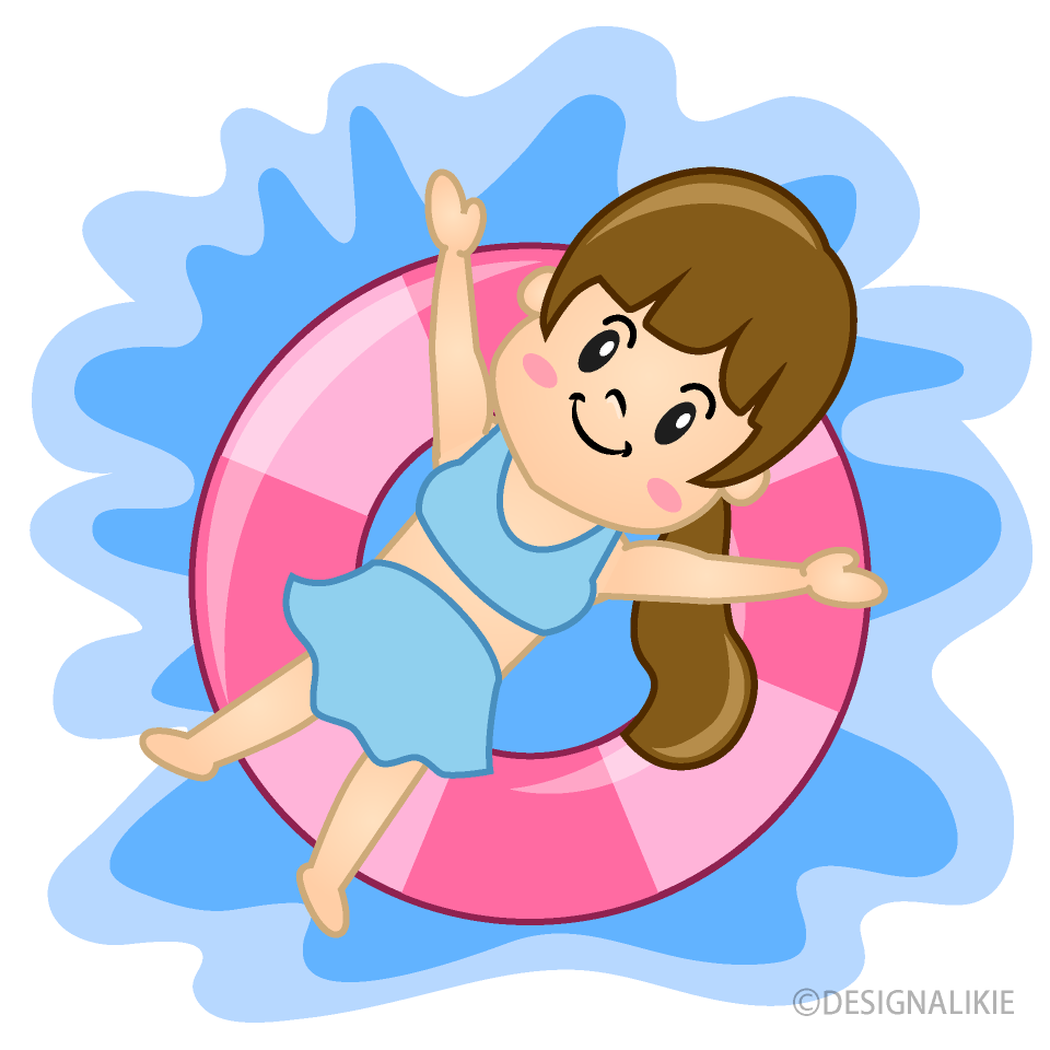 浮き輪に寝そべる女の子